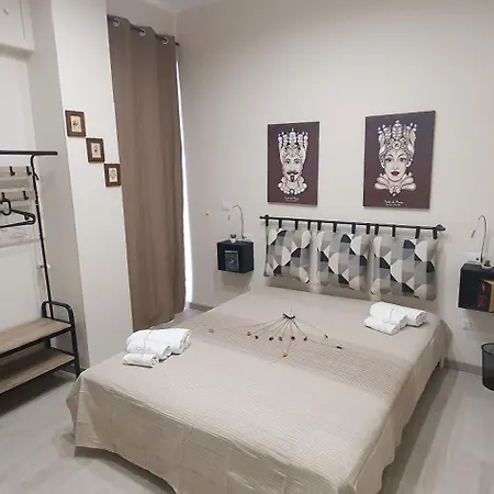 Tony & Doris Apartment
